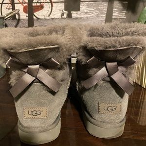 GRAY UGG BOOTS